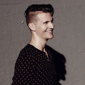 The Chainsmokers - Dont Let Me Down - Listen and discover music at Last.fm