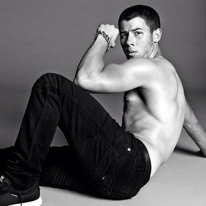 "nick jonas"的封面