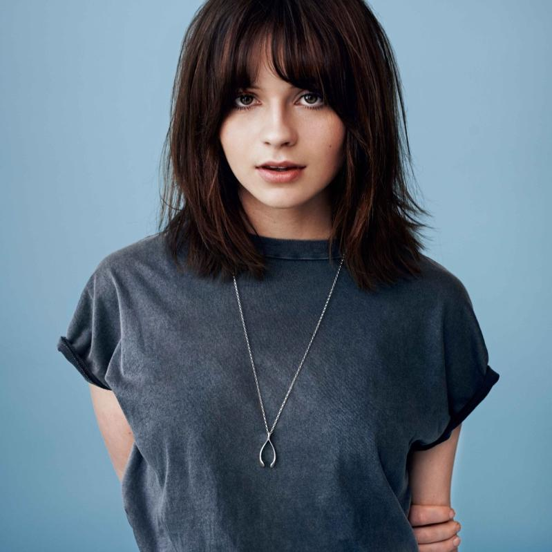 Gabrielle Aplin Pictures | MetroLyrics