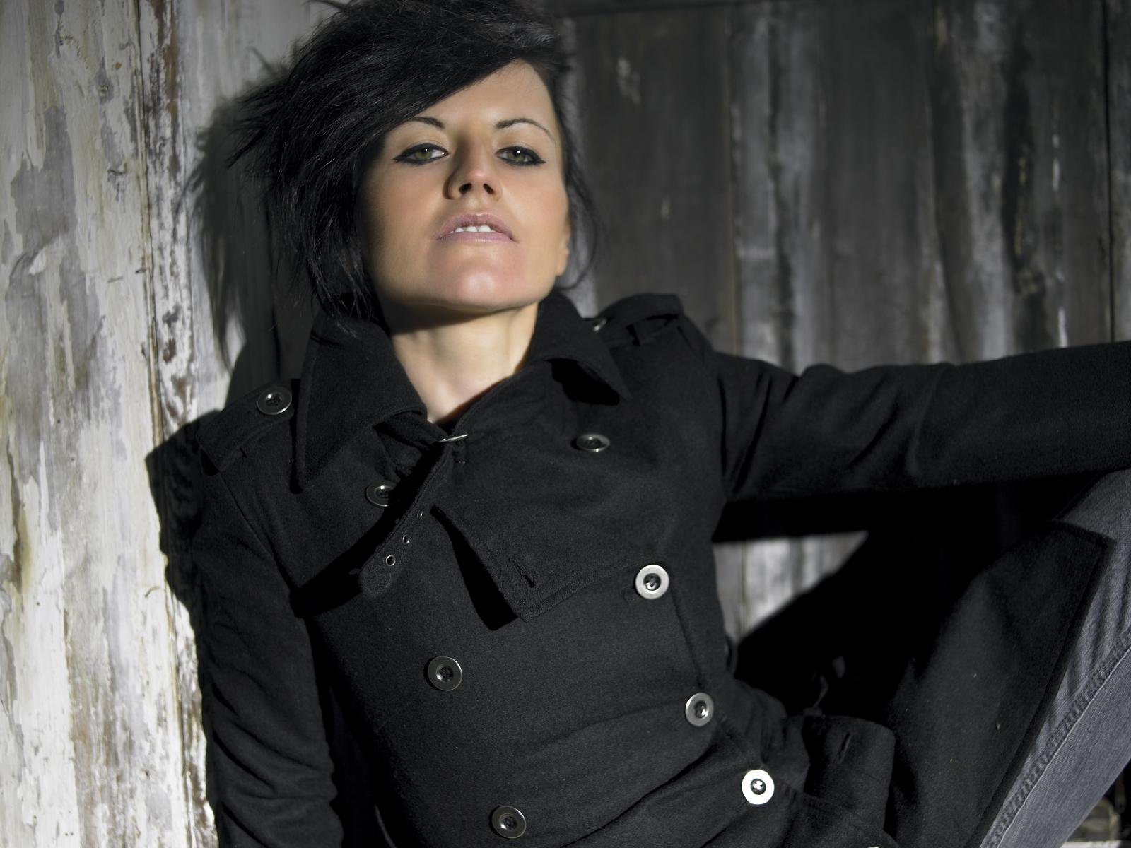 Dolores O'Riordan Pictures | MetroLyrics1600 x 1200