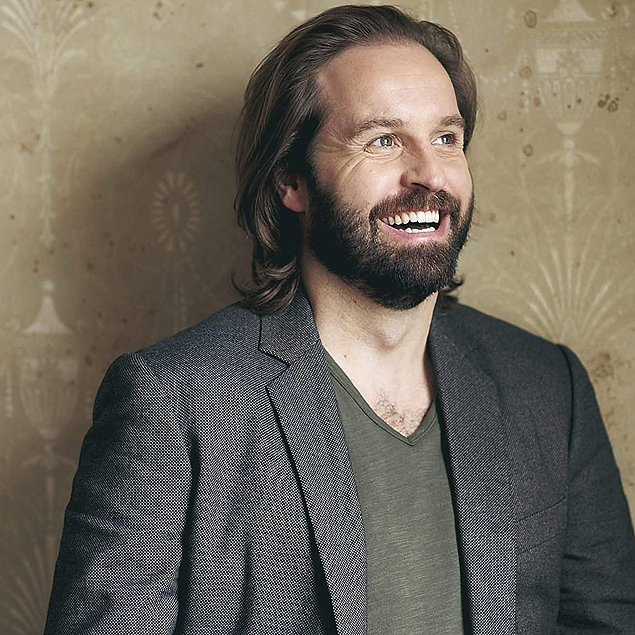 Alfie Boe Pictures | MetroLyrics