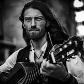 Estas Tonne - The Song of the Golden Dragon 