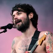 Simon Neil — Free listening, videos, concerts, stats and photos at Last.fm