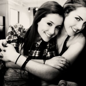 image for elizabeth gillies & ariana grande
