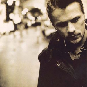 "larry mullen, jr."的封面