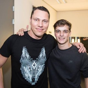 "martin garrix & tisto"的封面